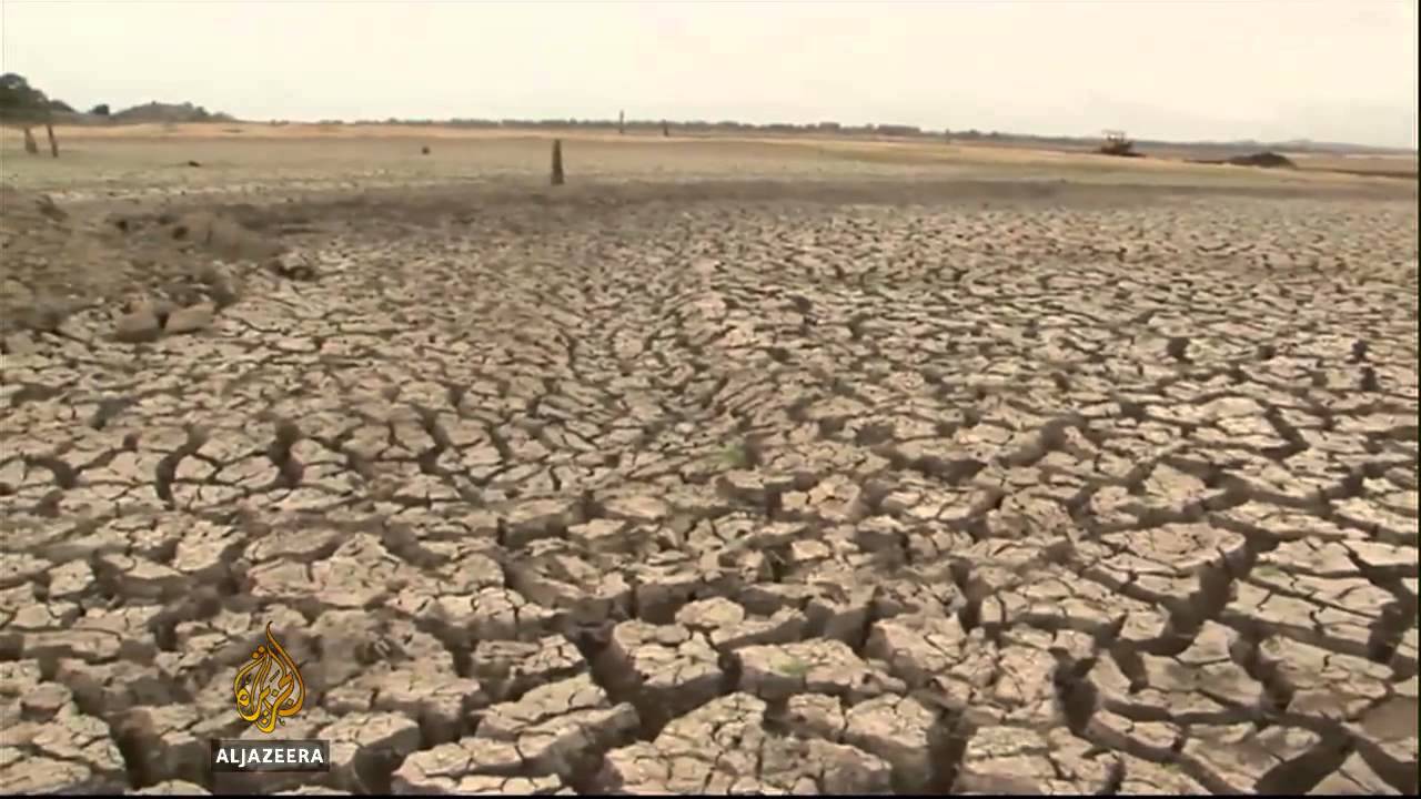 يواجه سكان سريلانكا صعوبة في الحصول على المياه النظيفة