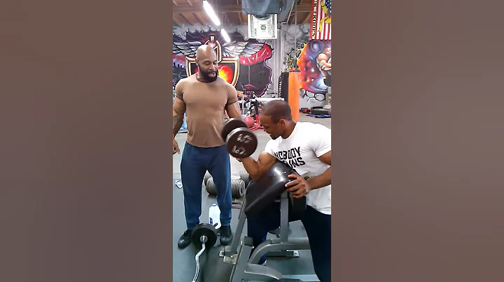 IFBB Pro Ryan Hinton Training Mt Bicepius with CT