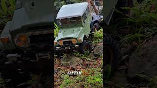 Vintage 4x4 Mastery on the Downhill 🔥 Toyota FJ40 Land Cruiser 💪#PitikRC #UPCrawlers #RC #RCCars