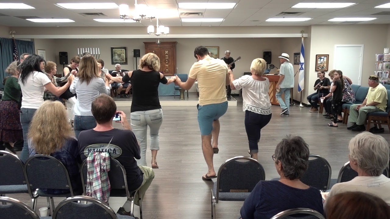 DAICHOVO Bulgarian Dance at Celebrate Diversity Evening with the Bulgarians (Ira Weisburd)