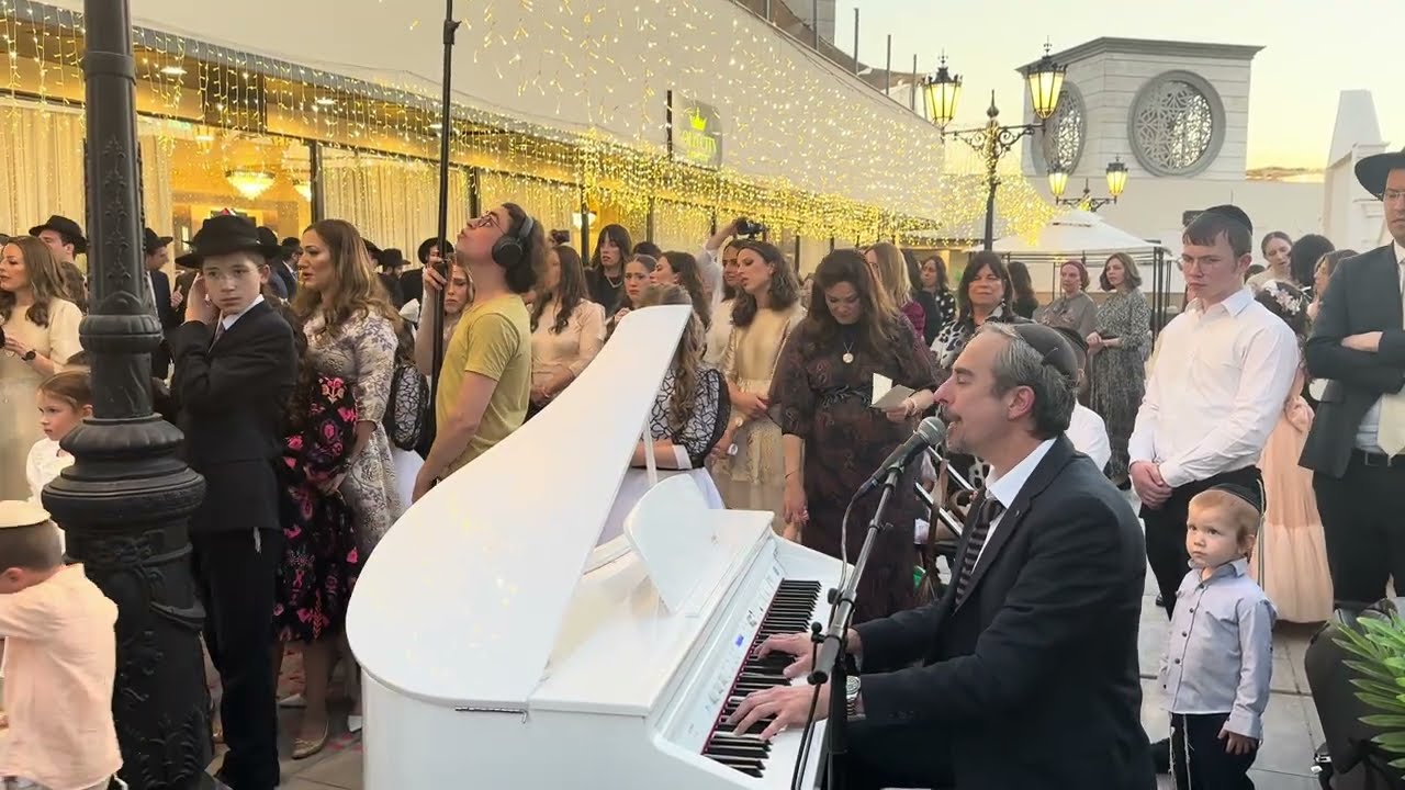 עמירן דביר והפסנתר בחופה באולמי  D CITY 