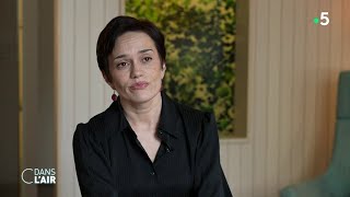 Evgenia Kara-Murza, militante et épouse de prisonnier politique - Reportage #cdanslair 08.05.2024