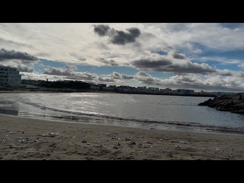 طنجة شاطئ مالاباطا لوحة فنية من ابداعات الخالق تعالى 