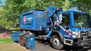 Republic Services: Lid Flipping Heil 7000 Garbage Truck
