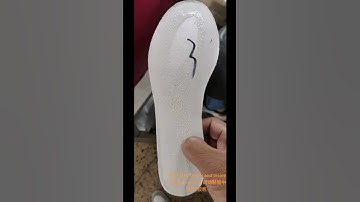 Automatic Upper and insole Gluing machine 自动鞋面中底上胶机 #Automatic  #machine #high performance  #core