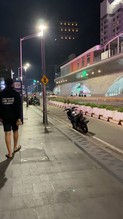 walking around jakarta#jakarta #citylights #viralvideo