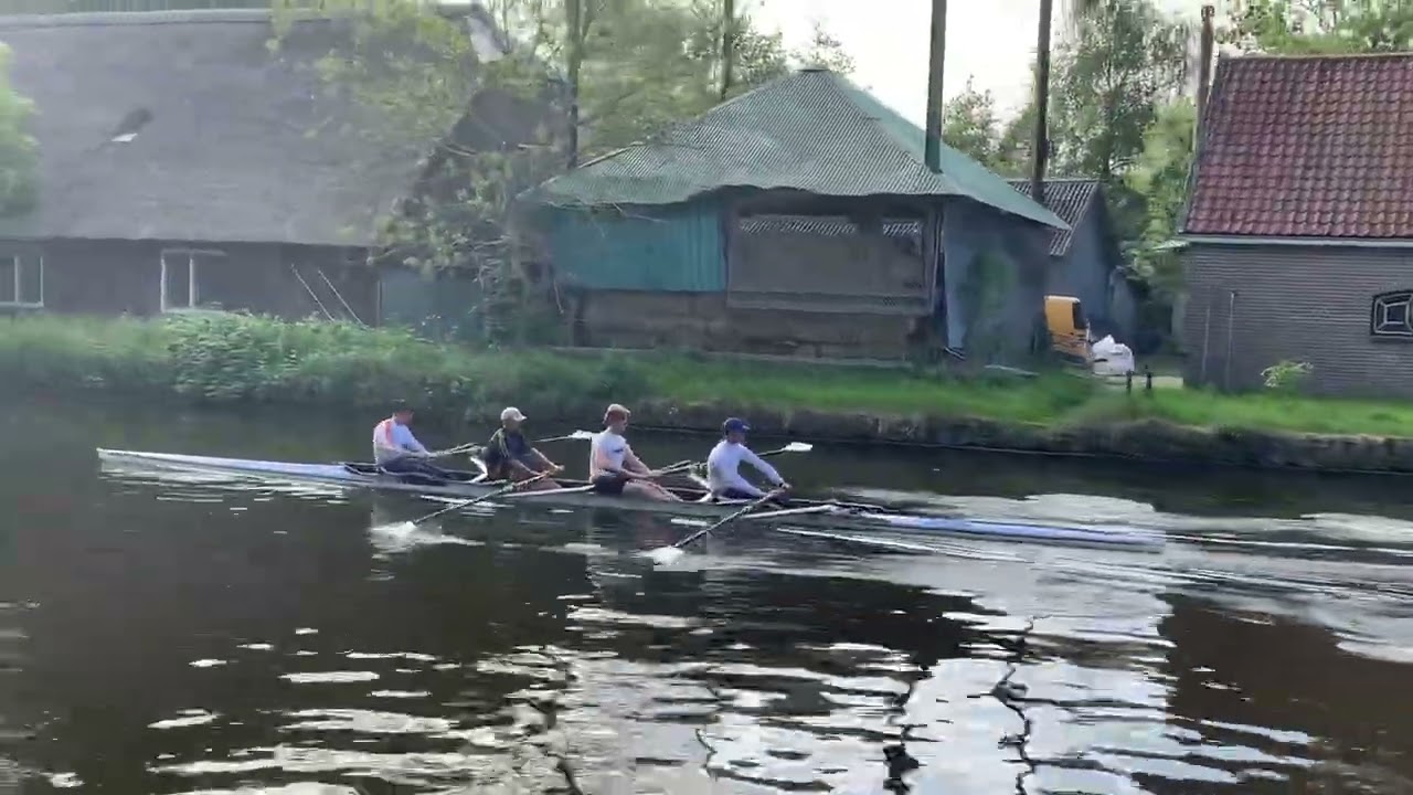 Cocksless boys in a coxless 4