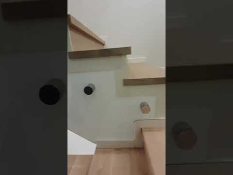 Стеклянные ограждения для лестниц перила, видео 1