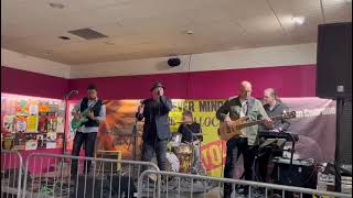 Bison  Hip Hmv Doghouse