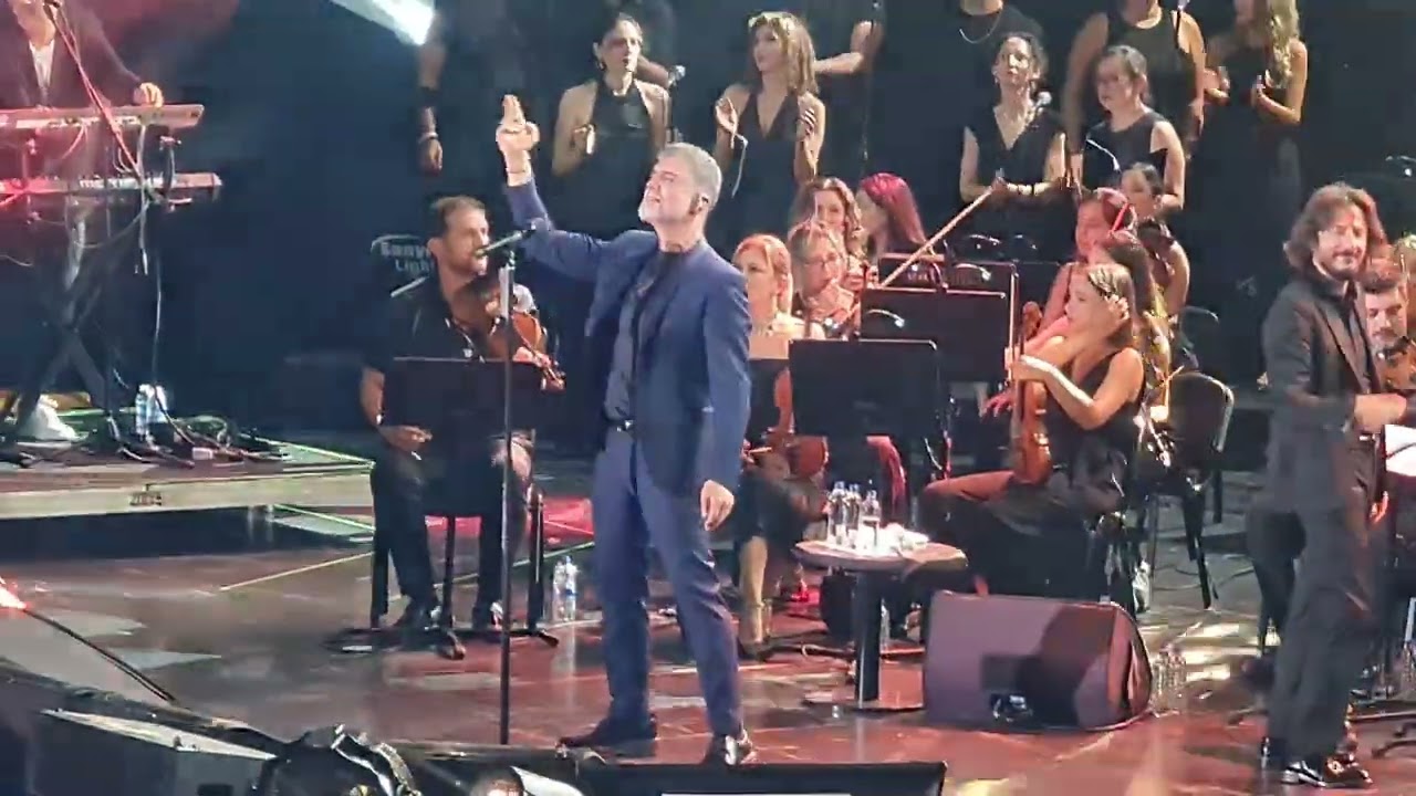 (05.08.2025) Özcan Deniz - Zorun Ne Benle Aşk, Harbiye Cemil Topuzlu Açıkhava Sahnesi Konserleri