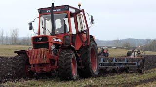 Volvo BM 2654 in the field Plowing with 5-furrow plow