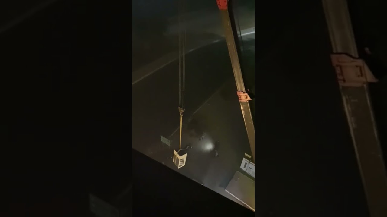 Crane lifting Work | Crane Working Video | Crane service in Lahore Kalma Chowk 