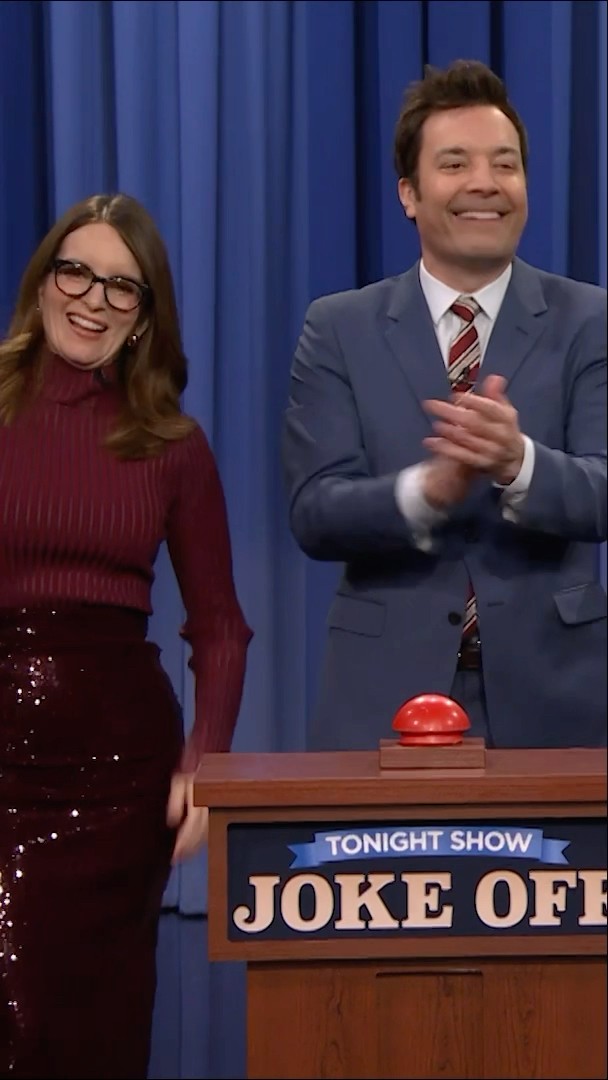 #TinaFey, #AmyPoehler \u0026 #SethMeyers crash Jimmy’s monologue for a Joke Off! #FallonTonight