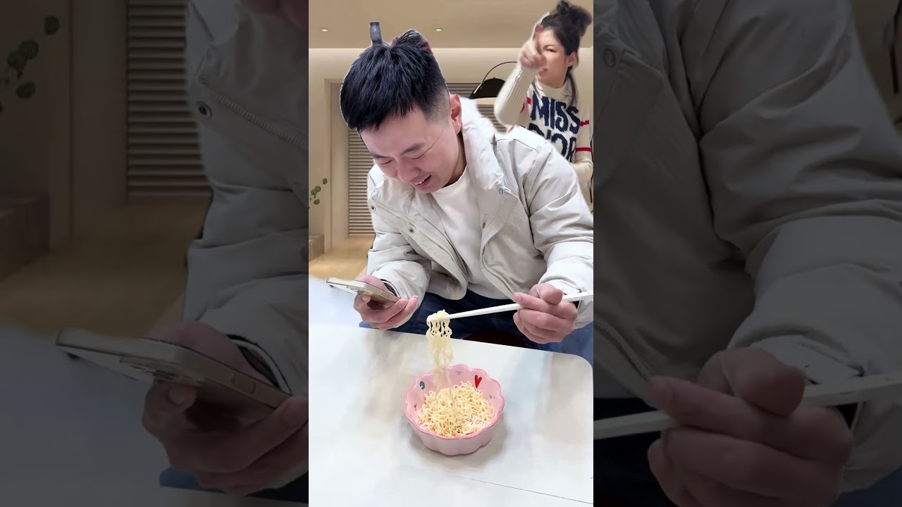 🙄😆 Funny baby is helpless with dad