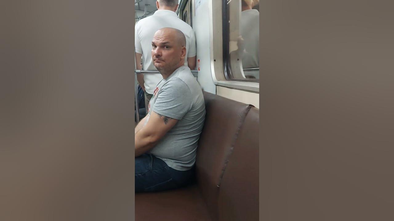 Уголовка! Схватил за руку и пытался вывести на станцию! - YouTube