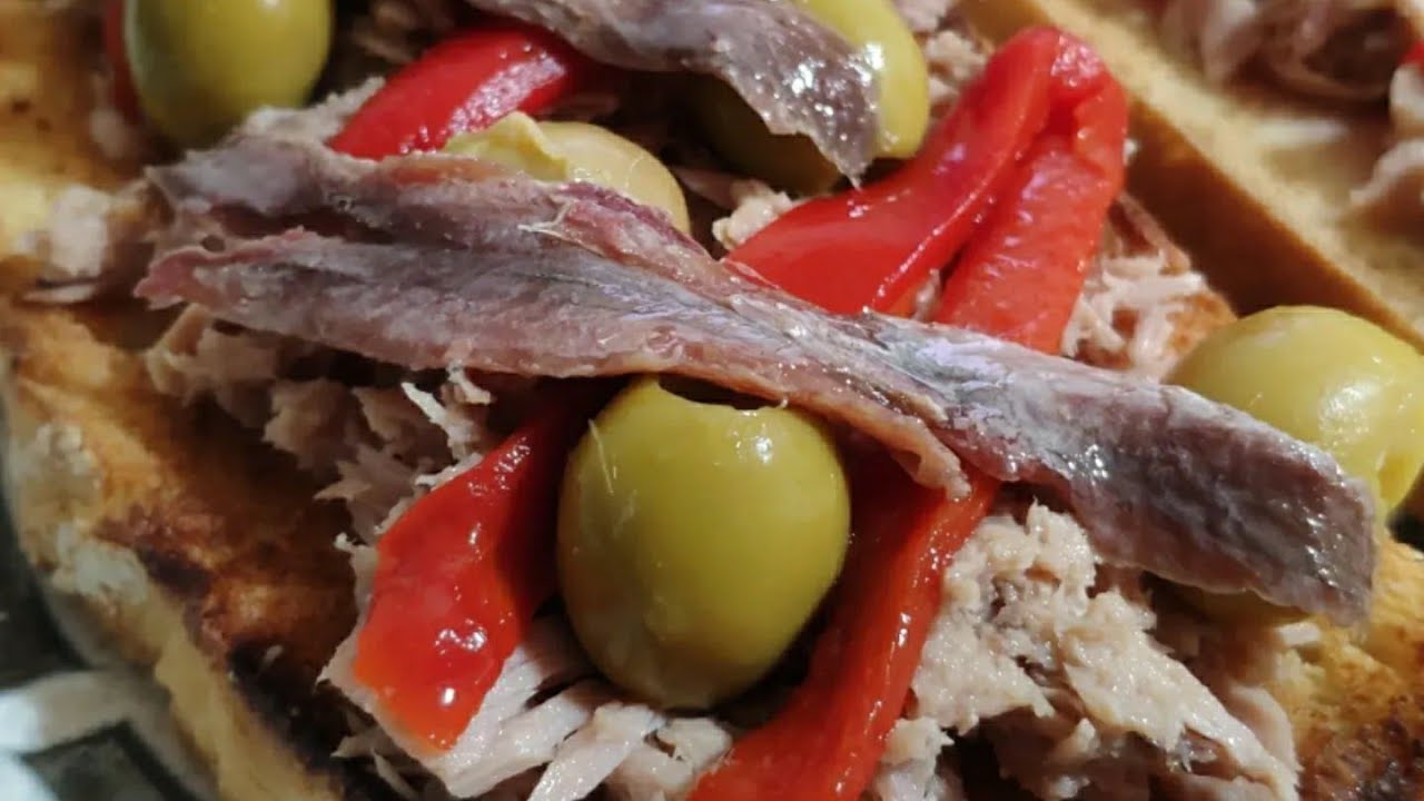 Tosta de atún con anchoas 🌶️ Cena rápida y sencilla!