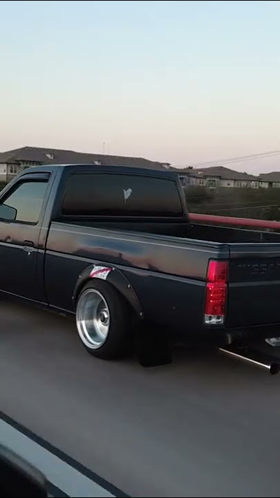 Nissan hardbody d21 @southsiderunnrs #worldclubnissanhardbodyd21