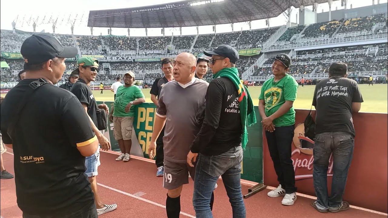 SUASANA DI DALAM GELORA BUNG TOMO PERSEBAYA VS PERSISSOIO