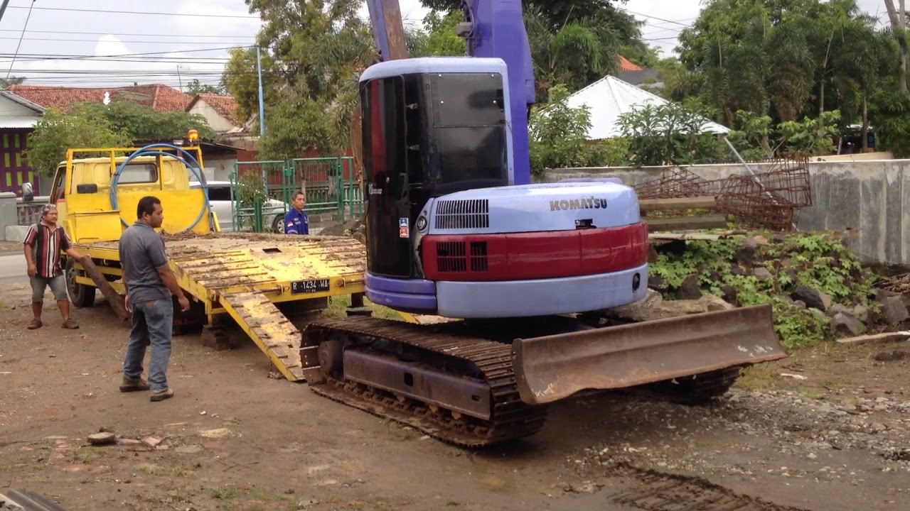 LOAD EXCAVATOR KOMATSU PC 75 to Self Loader Truck Ini Kebumen (Bego Mini Kebumen)