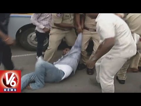 SFI Activists Protest At Secretariat Over Fee Reimbursement  Hyderabad  V6 News