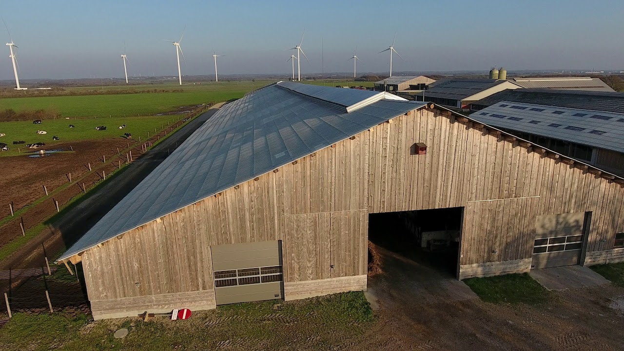 3.888 kvm kostald med sand i sengene og 948 kvm malkecenter