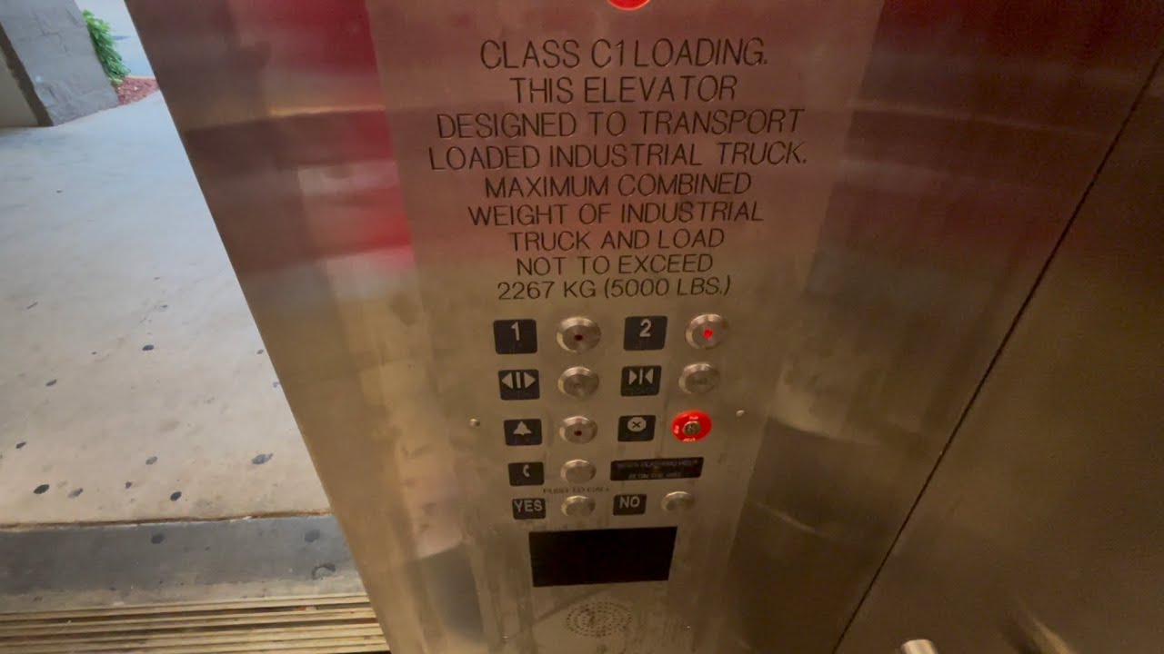 Mitsubishi Hydraulic Elevator @ Target Parking Garage in Deerfield Beach, FL