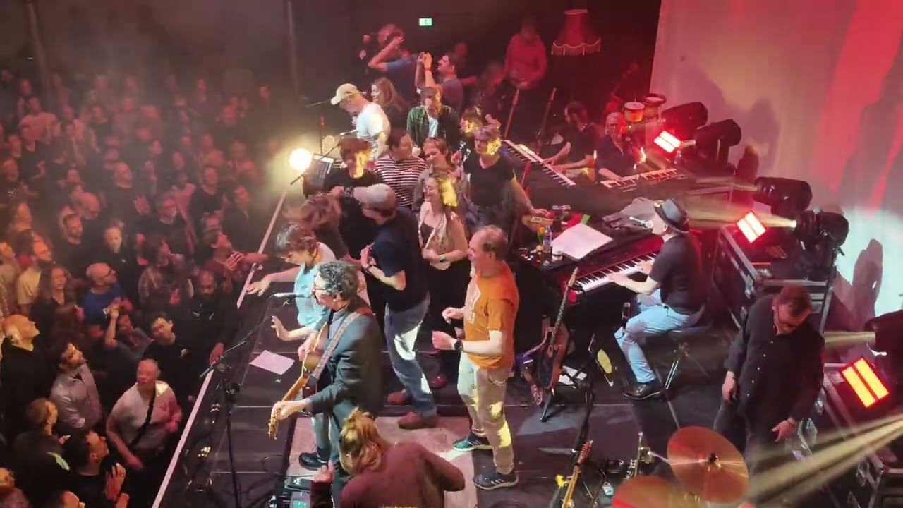 Belle & Sebastian - The boy with the Arab strap - YouTube