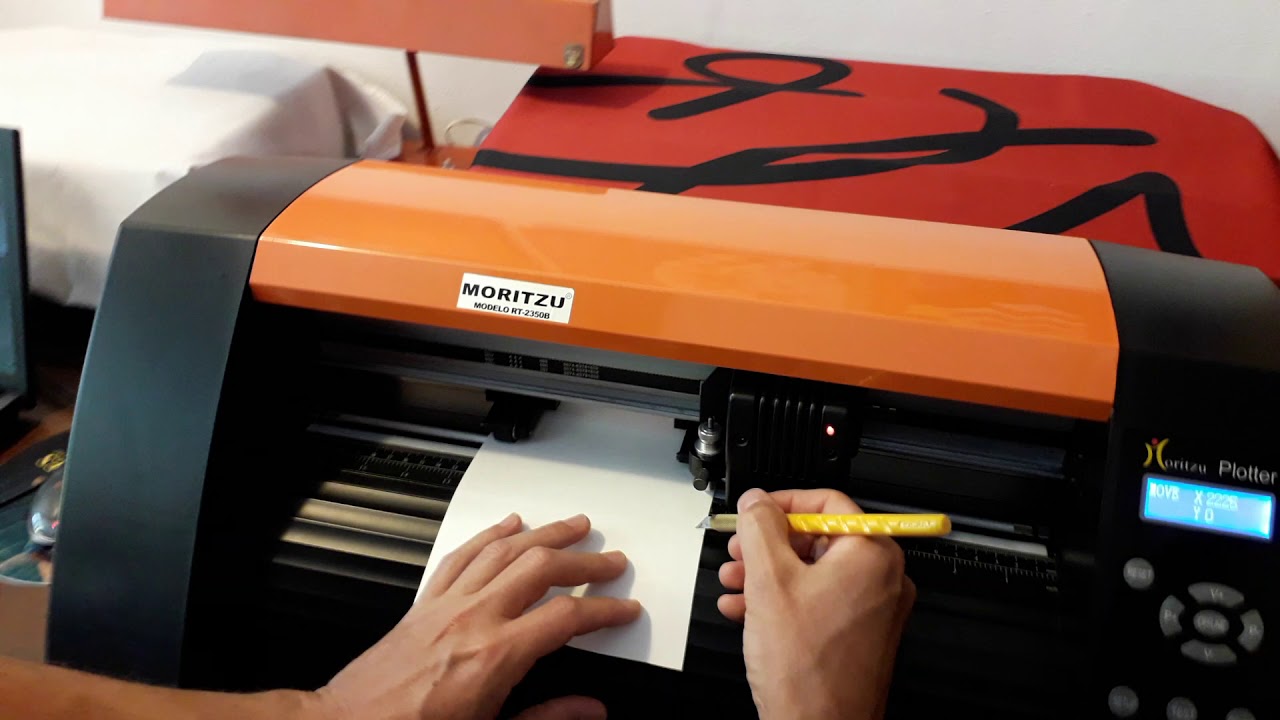 PLOTTER MORITZU - YouTube