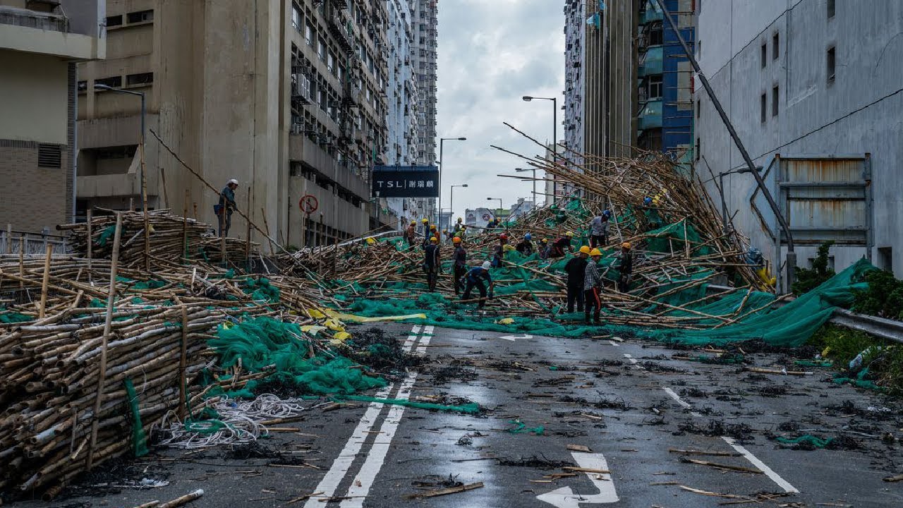 Тайфун «Коину» разрушает Гонконг. Объявлен «черный» уровень опасности