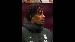 Sacha Boey Kafayı Sallıyor Kısa Sad Edit