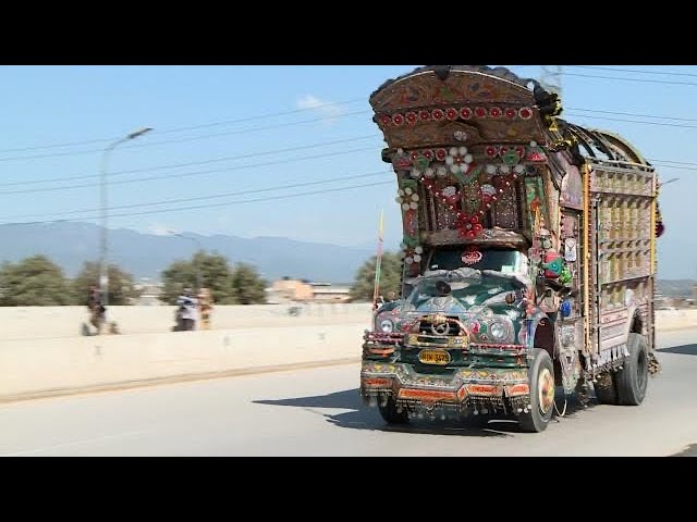 Pakistan yollarının alametifarikası: Süslü kamyonlar - YouTube