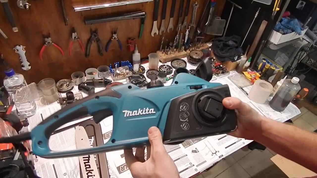 MAKITA Sierra eléctrica 16pulg UC4041A 1800W 220V 800m/min + cadena 3/8pulg  + espada