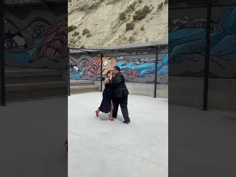 Liliana Díaz Iribarne y Néstor Acosta . Exhibición en Del Viento, Rada Tilly, Chubut. Argentina