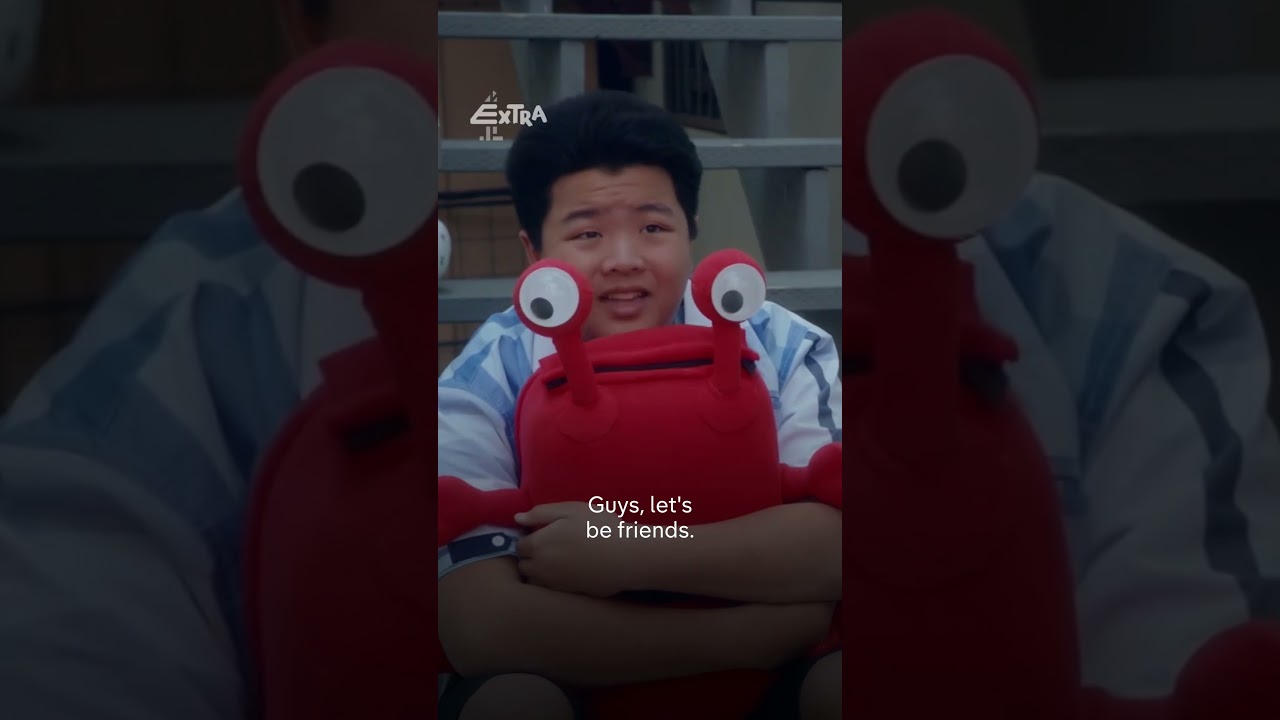 Gang attempts to mug Eddie in Taiwan #FreshOffTheBoat