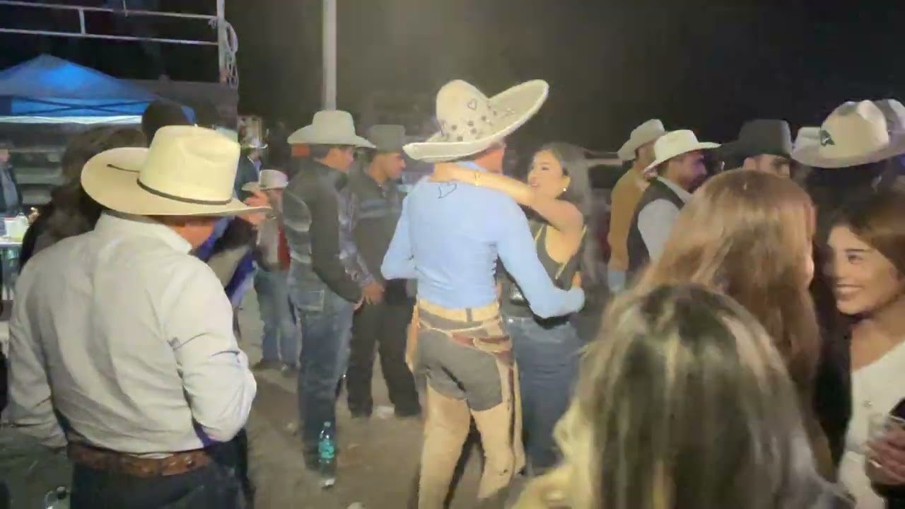 Baile con la Nueva Banda de Mazatlán Sinaloa 