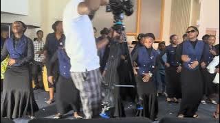 Injili kwaya kwenye mkutano wa pasaka Akron