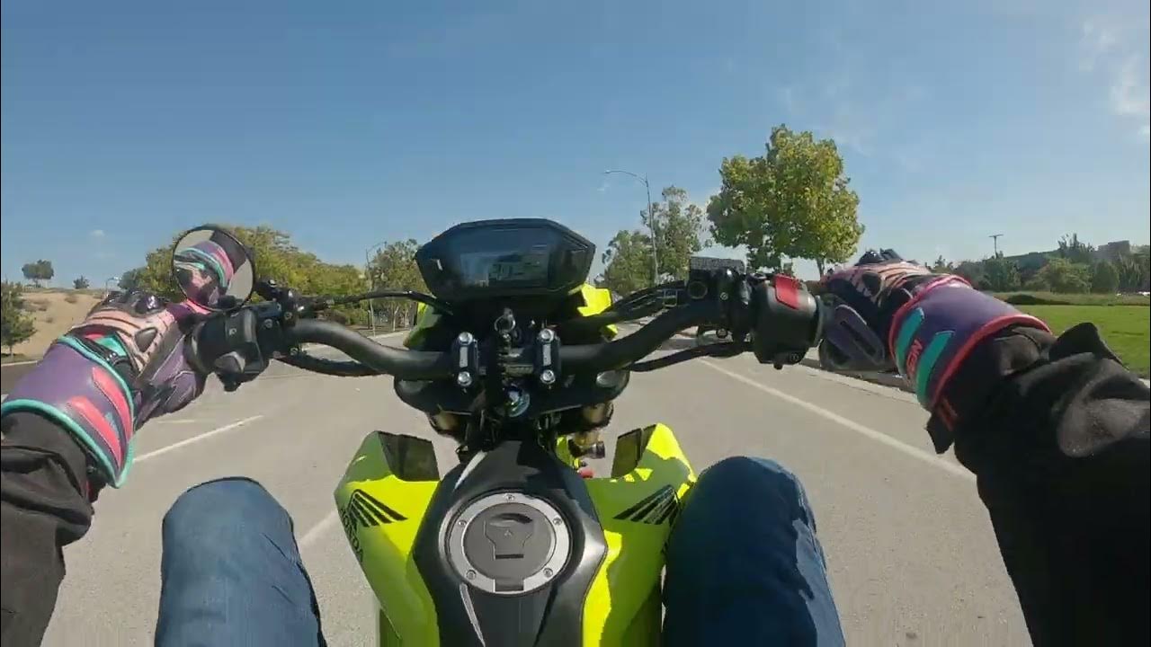 grom wheelie