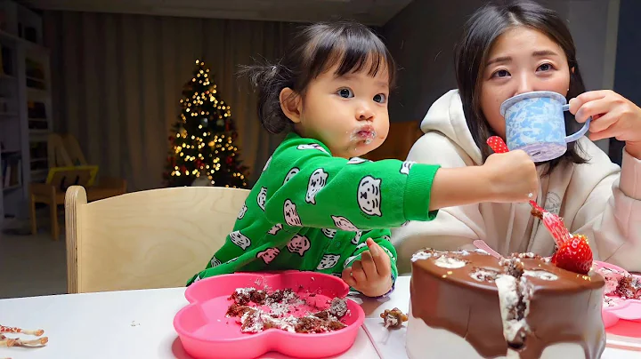 [SUB] RUDA's Mukbang with strawberry cake!