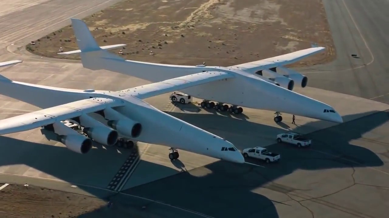 Stratolaunch plane, drive test - YouTube