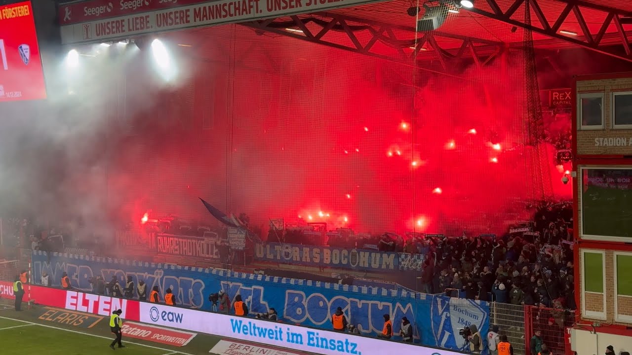 [1-1] Union Berlin -VfL Bochum, 14.12.2024, Support + Pyroshow zur 2. Halbzeit in Berlin