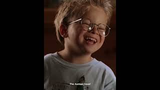 Tom Cruise spent a lot of time off-camera with young Jonathan Lipnicki (Ray), playing and talking