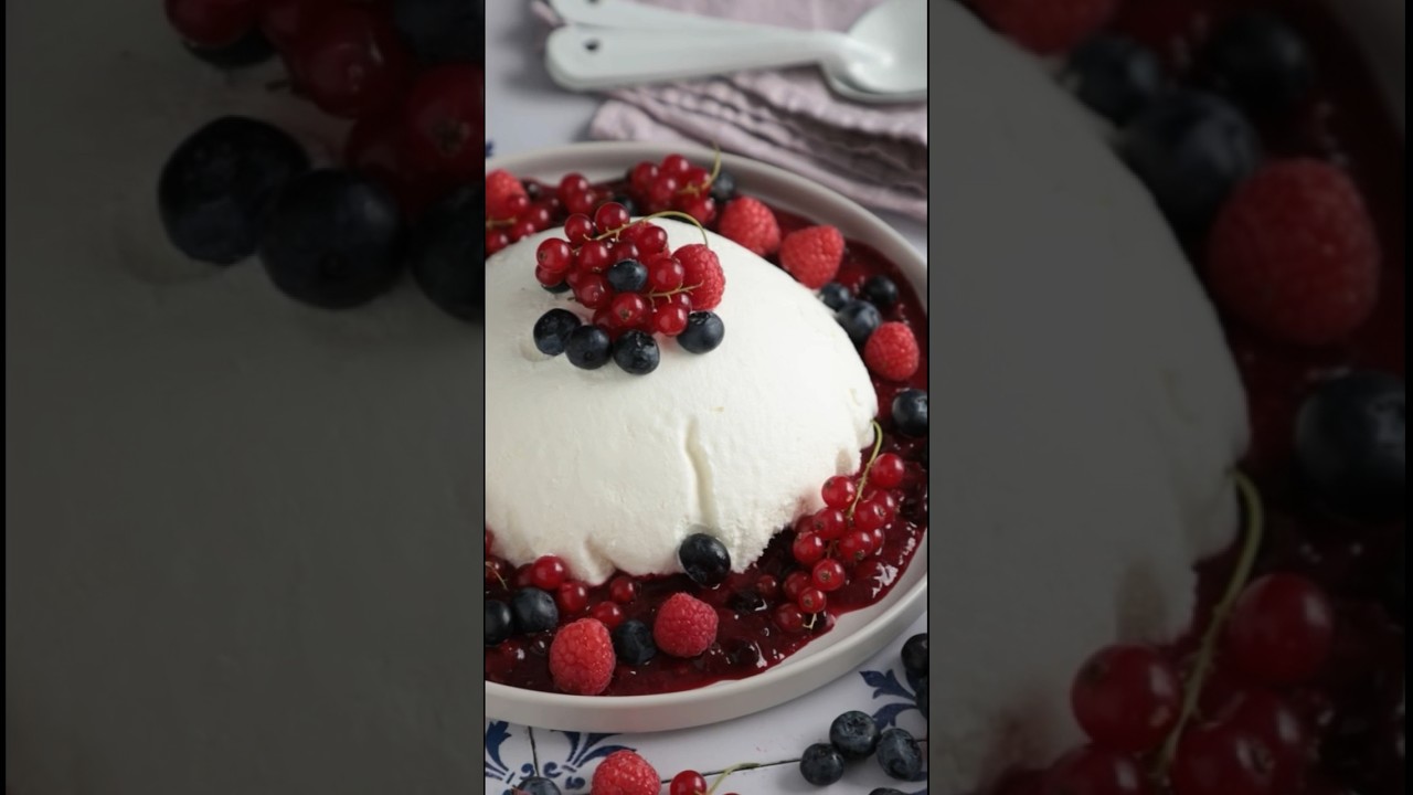 Joghurtbombe: Dessertklassiker mit Beeren 