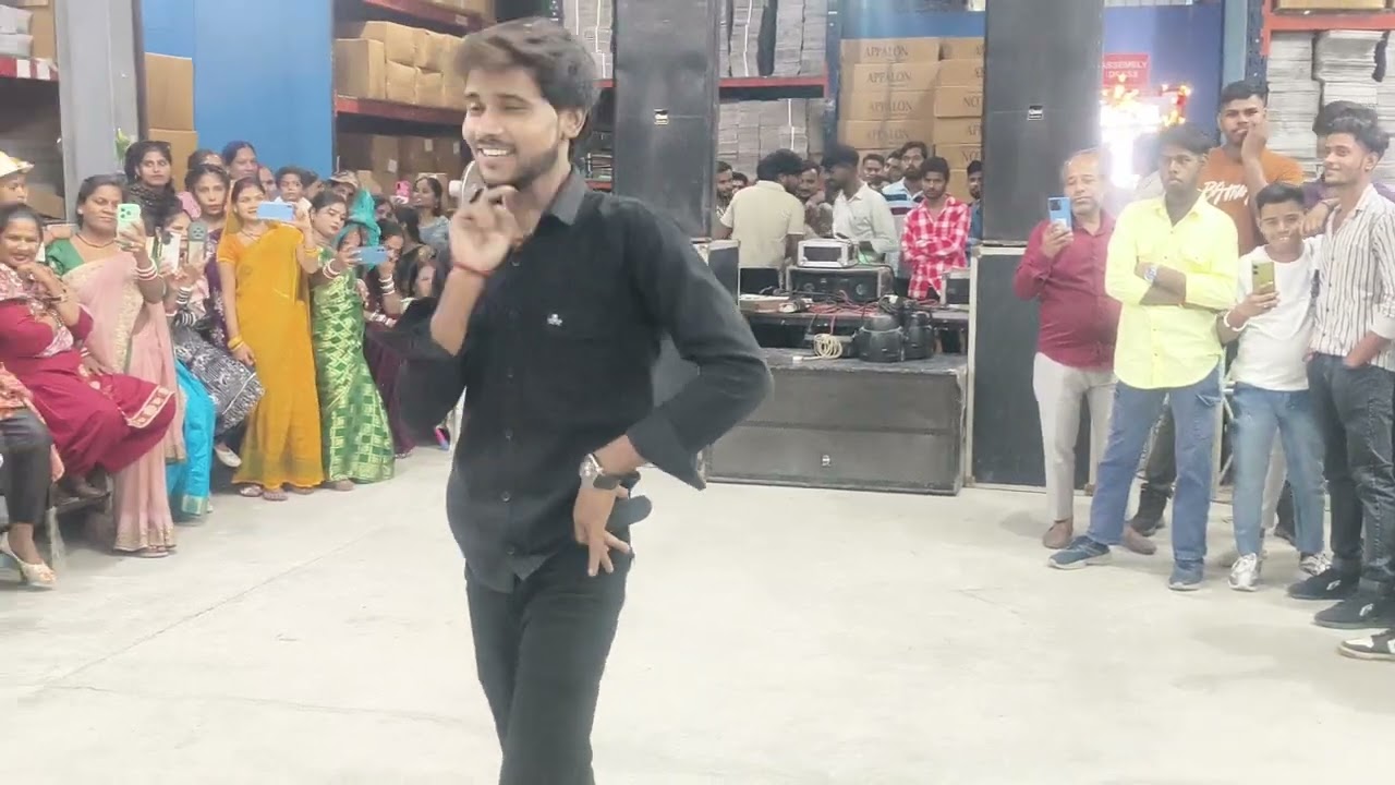  कॉलेज की लड़कियों गाने पर भाई ने जबरदस्त परफॉर्मेंस किया