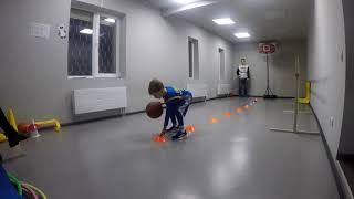 №26 - Баскетбол в 4 года: учимся вести мяч без зрительного контроля (вслепую)