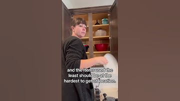 Orgadoodle with Ashley. We are organizing a kitchen cabinet. #declutter #organize #minimalist