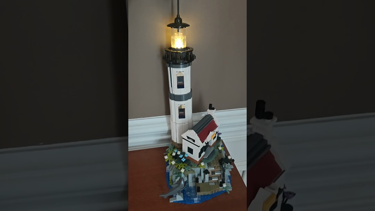 This Lego lighthouse Moc is soo pleasant and the warm light is super satisfying. 
