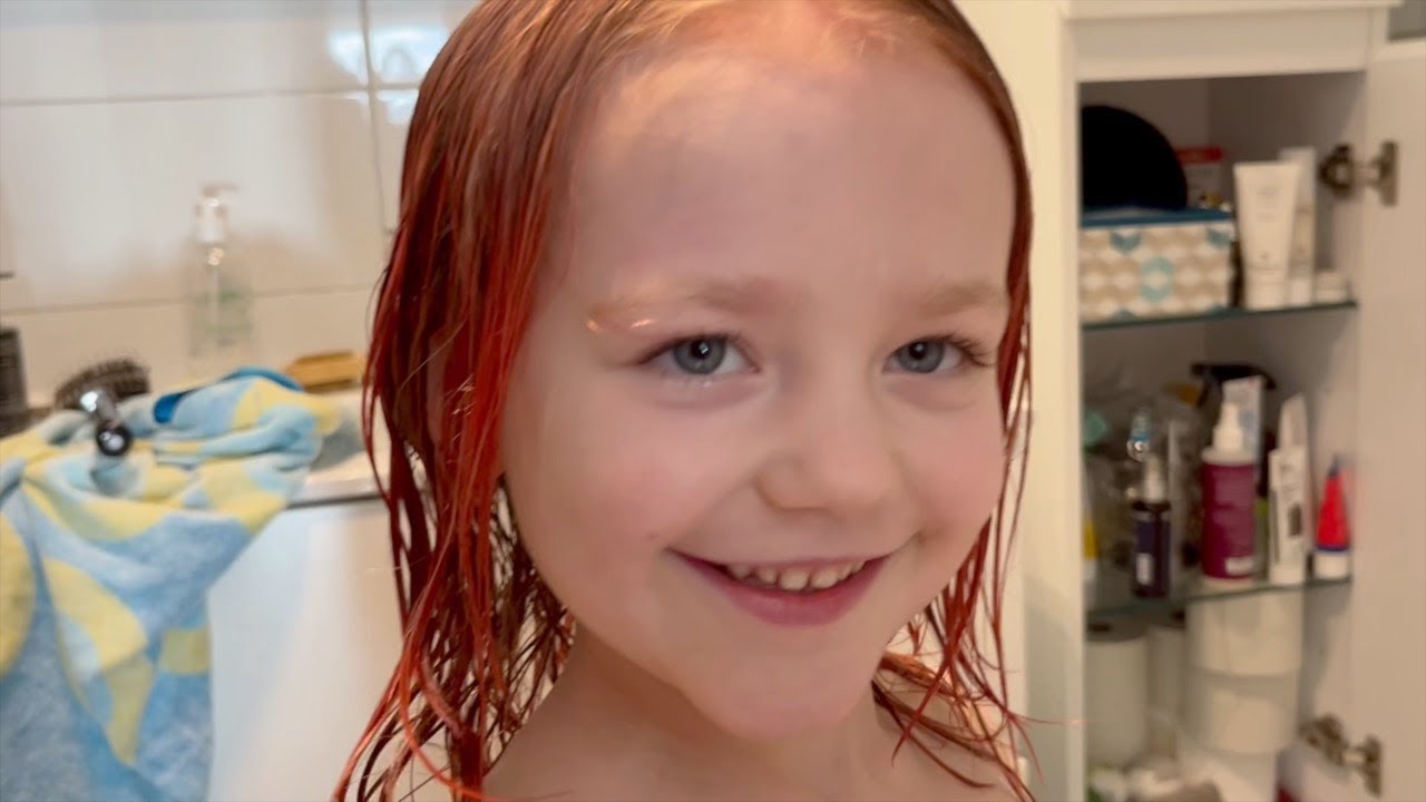 FRISÖRSALONG HEMMA- VI FÄRGAR HÅR OCH KLIPPER OSS