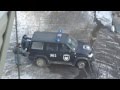 Беркут застрял в яме. Коммунальщики ржут.