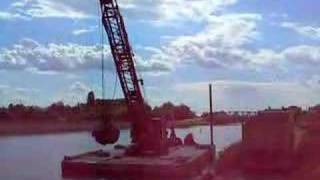 Link Belt LS-78 dredging a river - Italy 2007