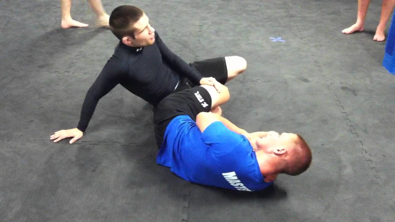 Escaping the Kneebar Leglock - YouTube